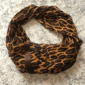 LAST CHANCE! Animal print scarf